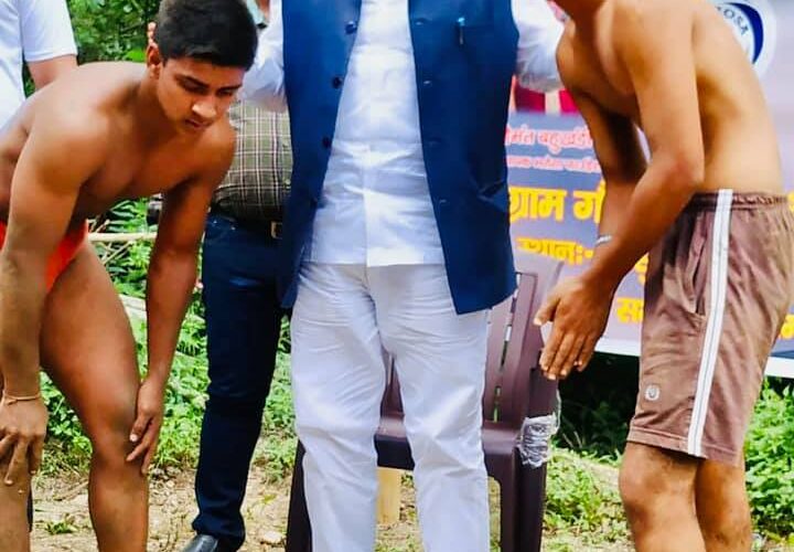 Wrestlers of Yamkeshwar at the Kushti Dangal